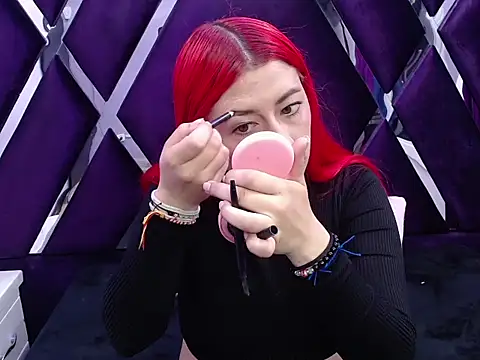 Melody Klum  online show from 10/09/25, 01:44