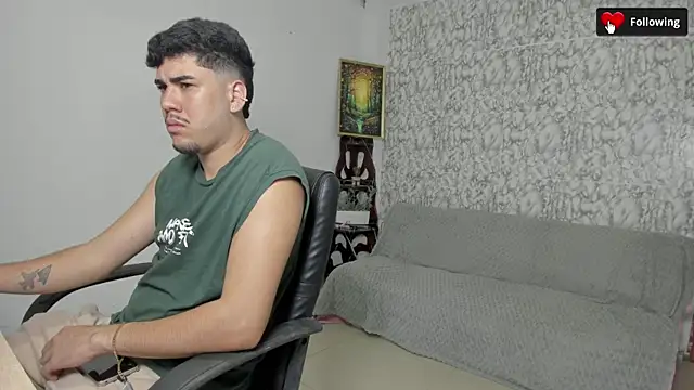 Snapshot of maxxis_eli chatting on 11/04/25, 02:04 maxxis eli online show from 11/04/25, 02:04