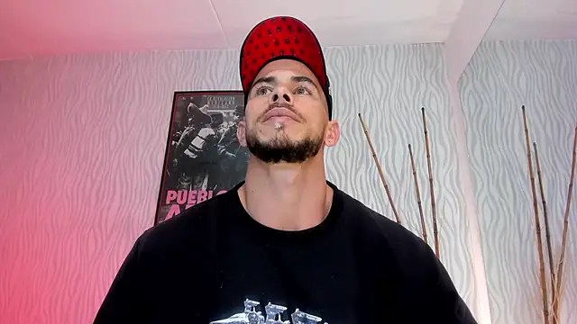 Snapshot of dylan_jacobx chatting on 02/25/26, 04:01 dylan jacobx online show from 02/25/26, 04:01