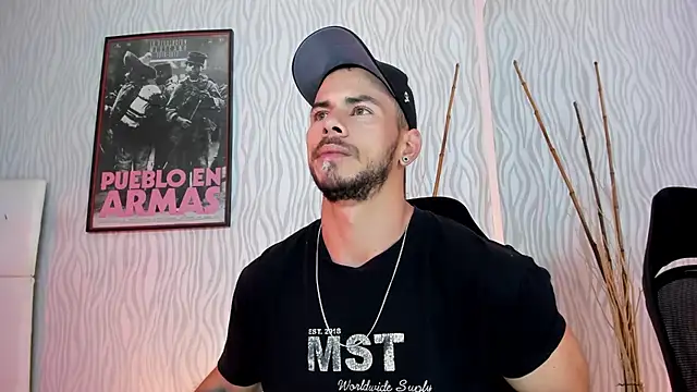 Snapshot of dylan_jacobx chatting on 01/17/26, 03:43 dylan jacobx online show from 01/17/26, 03:43