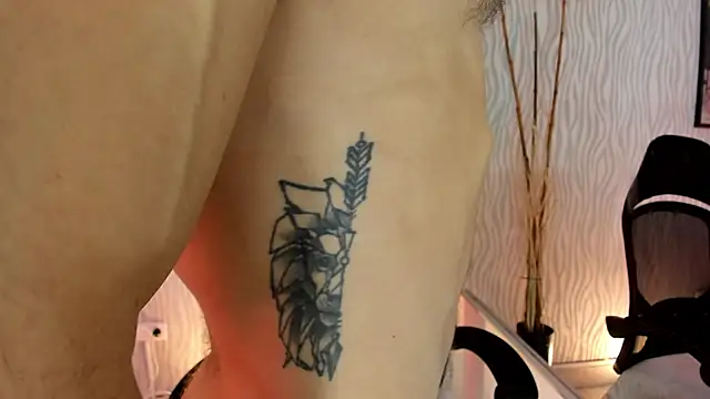 Snapshot of dylan_jacobx chatting on 01/09/26, 04:52 dylan jacobx online show from 01/09/26, 04:52