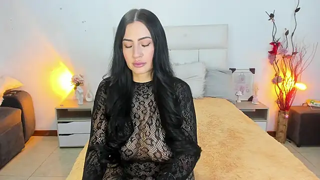 Snapshot of hannahdvil1 chatting on 11/21/25, 11:53 hannahdvil1 online show from 11/21/25, 11:53