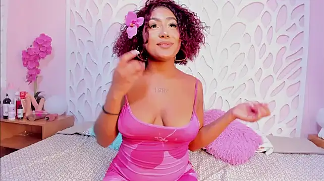 Snapshot of Emmadancer chatting on 09/19/25, 08:35 Emmadancer online show from 09/19/25, 08:35