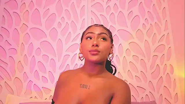 Snapshot of Emmadancer chatting on 11/04/25, 03:43 Emmadancer online show from 11/04/25, 03:43