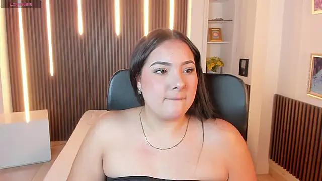 Snapshot of sofiacaramel chatting on 11/18/25, 02:53 sofiacaramel online show from 11/18/25, 02:53