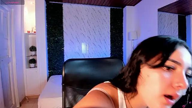 Snapshot of sofiacaramel chatting on 01/18/26, 12:08 sofiacaramel online show from 01/18/26, 12:08