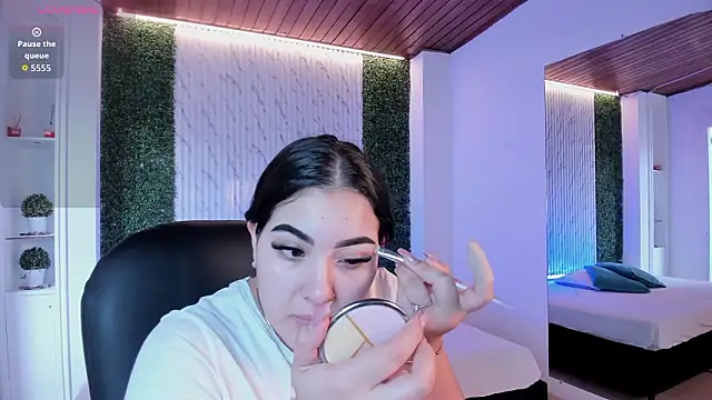 Snapshot of sofiacaramel chatting on 02/16/26, 01:54 sofiacaramel online show from 02/16/26, 01:54