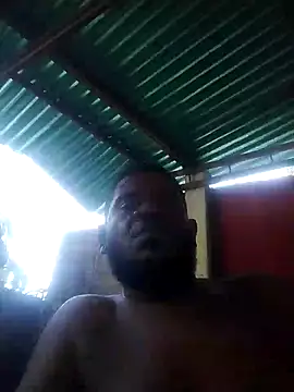 Snapshot of cometa267 chatting on 10/26/25, 08:42 cometa267 online show from 10/26/25, 08:42