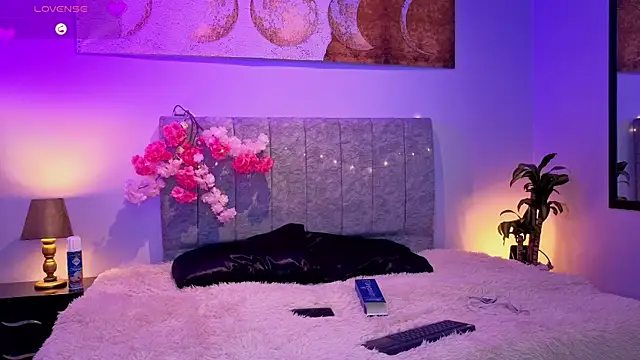 antonellastar24  online show from 09/23/25, 08:49