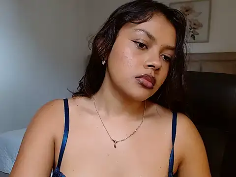 Mariannexoxx online show from 11/18/25, 07:39