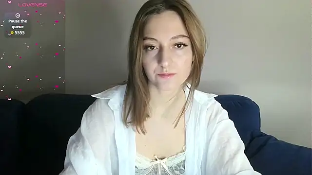 white liillyy online show from 02/06/26, 06:26