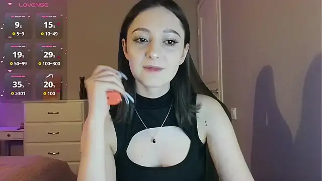 white liillyy online show from 05/04/26, 10:01