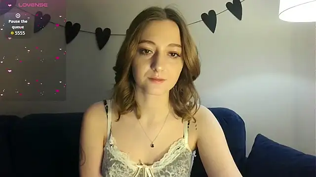 white liillyy online show from 02/16/26, 09:24