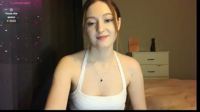 white liillyy online show from 03/12/26, 09:52