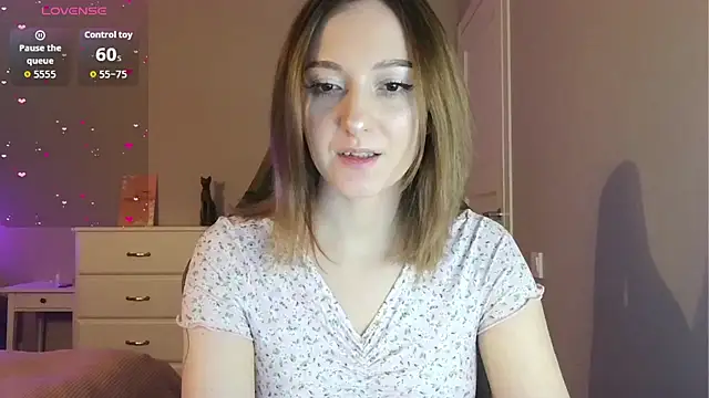 white liillyy online show from 04/17/26, 09:17