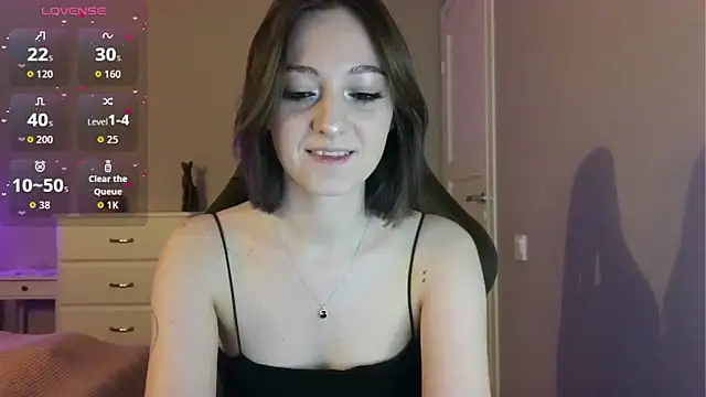 white liillyy online show from 05/17/26, 09:15