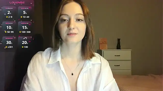 white liillyy online show from 03/13/26, 11:10