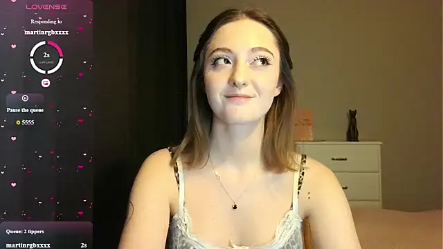 white liillyy online show from 03/31/26, 08:44