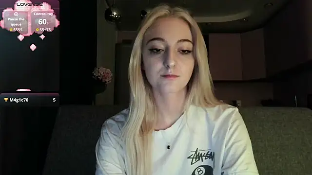 white liillyy online show from 09/17/25, 10:34