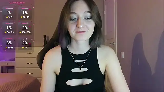 white liillyy online show from 05/13/26, 09:22