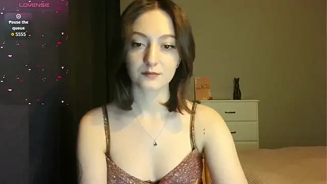 white liillyy online show from 02/21/26, 07:38