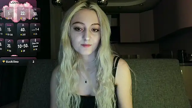white liillyy online show from 10/18/25, 06:54