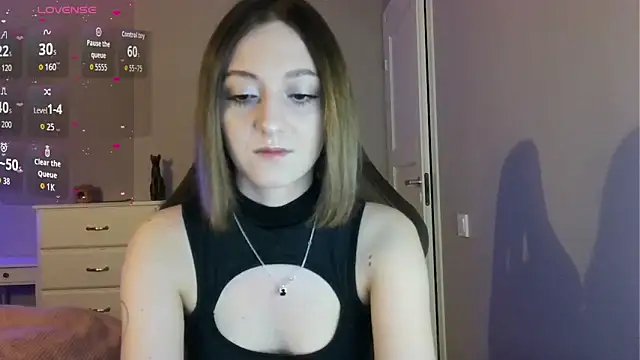 Snapshot of white_liillyy chatting on 06/19/26, 08:58 white liillyy online show from 06/19/26, 08:58