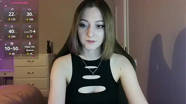 Snapshot of white_liillyy chatting on 06/13/26, 08:07 white liillyy online show from 06/13/26, 08:07