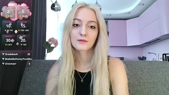 white liillyy online show from 09/22/25, 01:17