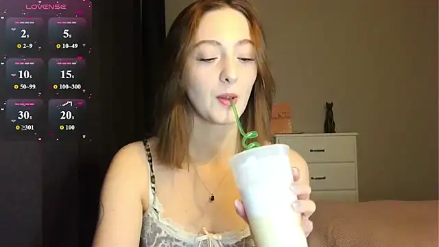 white liillyy online show from 03/27/26, 09:49