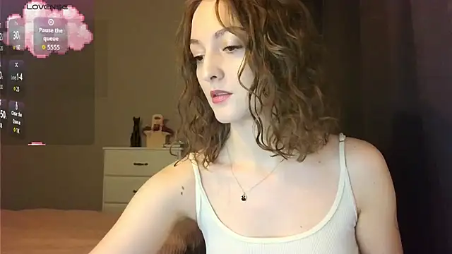 white liillyy online show from 12/19/25, 10:56