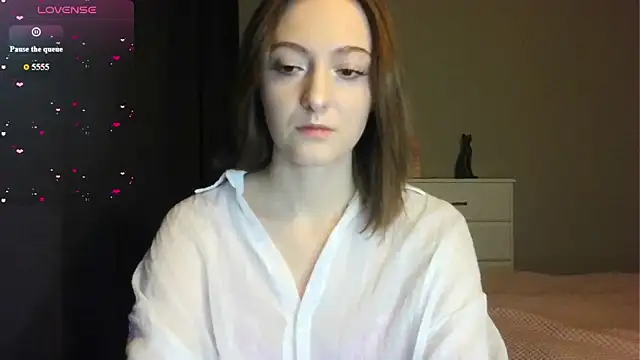 white liillyy online show from 03/23/26, 09:03