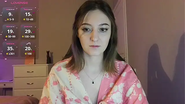 white liillyy online show from 04/22/26, 08:26