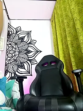 Snapshot of angela_bigdick chatting on 10/14/25, 11:47 angela bigdick online show from 10/14/25, 11:47