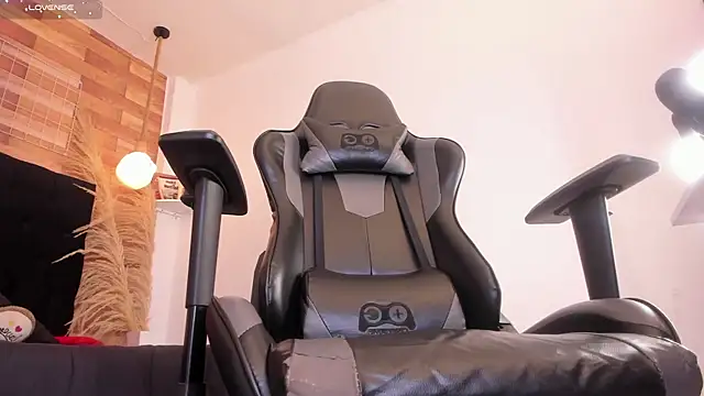 Emily brown04 online show from 12/15/25, 11:16