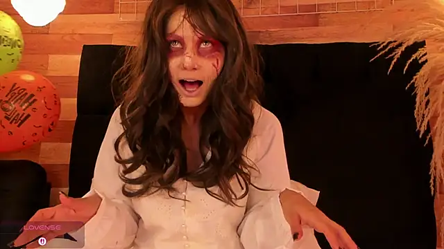 Emily brown04 online show from 10/31/25, 11:18