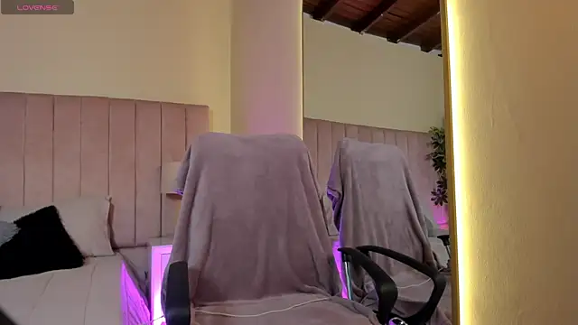 Mia mtnz02 online show from 09/30/25, 02:50