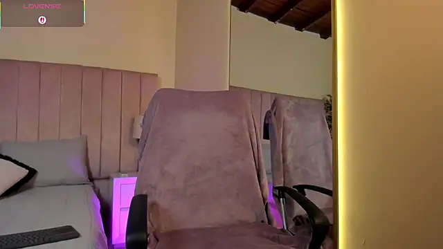 Mia mtnz02 online show from 09/10/25, 04:50