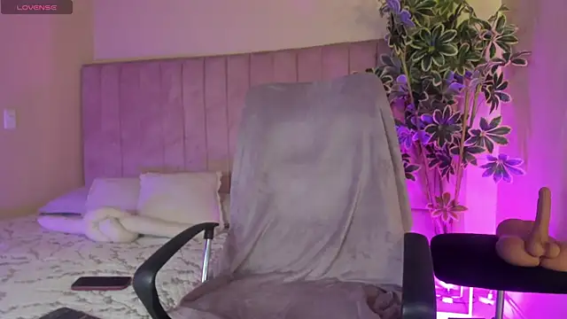 Mia mtnz02 online show from 04/06/26, 02:40