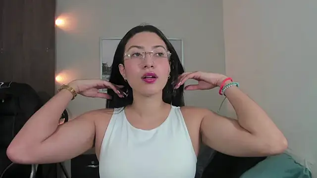 victoria flores1 online show from 11/07/25, 04:22