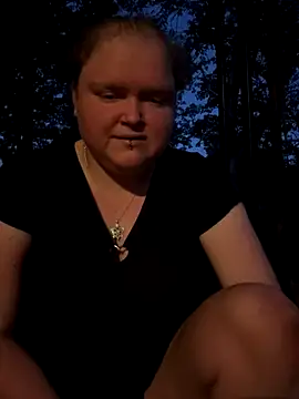 Snapshot of KadiSparkle chatting on 09/28/25, 12:17 KadiSparkle online show from 09/28/25, 12:17