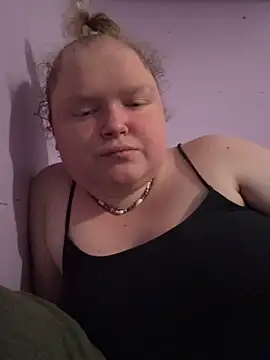 Snapshot of KadiSparkle chatting on 11/03/25, 03:56 KadiSparkle online show from 11/03/25, 03:56