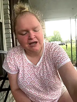 Snapshot of KadiSparkle chatting on 09/23/25, 12:45 KadiSparkle online show from 09/23/25, 12:45