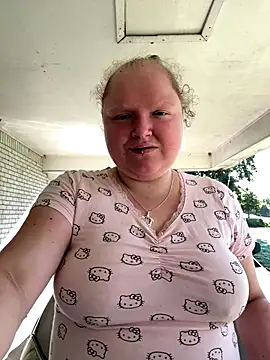 Snapshot of KadiSparkle chatting on 09/26/25, 02:24 KadiSparkle online show from 09/26/25, 02:24