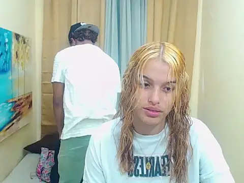 Snapshot of destroy_sexx1 chatting on 09/09/25, 06:17 destroy sexx1 online show from 09/09/25, 06:17