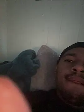 Snapshot of tyrek5051 chatting on 10/16/25, 04:48 tyrek5051 online show from 10/16/25, 04:48