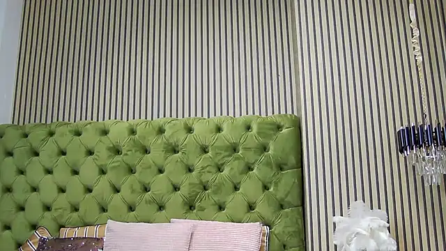 LunaHart online show from 11/30/25, 02:07