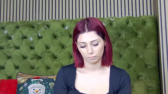 LunaHart online show from 12/20/25, 03:26