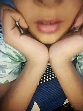 Snapshot of Sexey-Puja chatting on 09/27/25, 05:13 Sexey-Puja online show from 09/27/25, 05:13