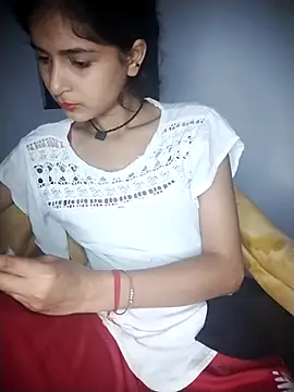 Snapshot of Sexey-Puja chatting on 10/08/25, 03:41 Sexey-Puja online show from 10/08/25, 03:41